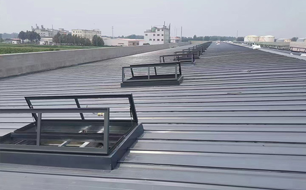 某中学室内体育馆文殊镇排烟窗改造项目