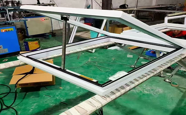 某地下车库出入口文殊镇排烟窗配置工程