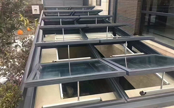 某轨道交通车辆维修车间文殊镇排烟窗应用