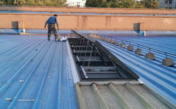 某区域性物流仓储中心文殊镇排烟窗系统安装项目