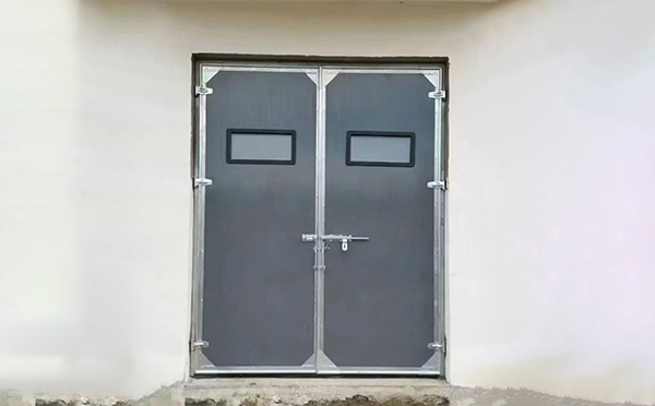 文殊镇工业门在高温作业区域的运行表现